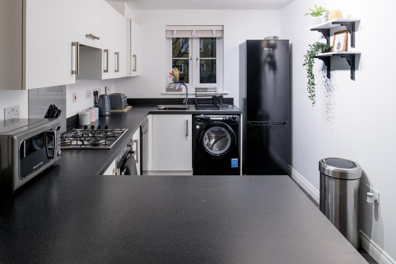 5 Bed House In Gloucester Hucclecote Exteriér fotografie