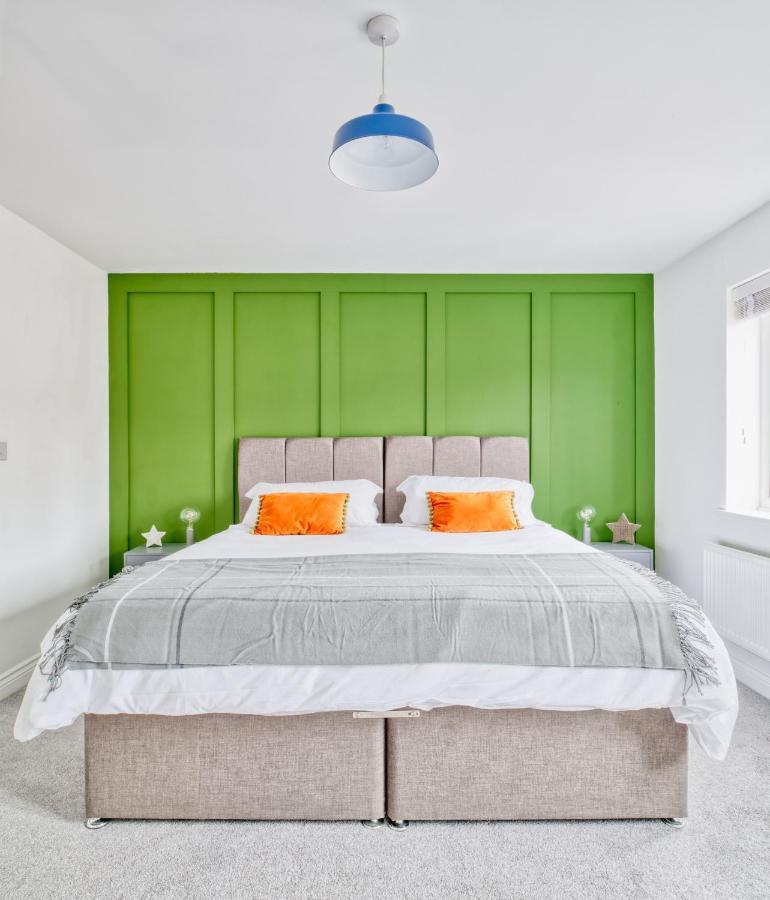 5 Bed House In Gloucester Hucclecote Exteriér fotografie